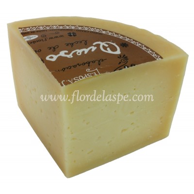 Cuarto de queso viejo de oveja 800 g- Flor del Aspe